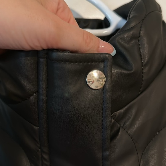 HAUTE MONDE | Mock Neck Quilted Jacket Black - Picture 8 of 16